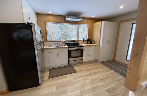 Rye Cabin | Delightful newly built 1-Bedroom Tiny House in the forest