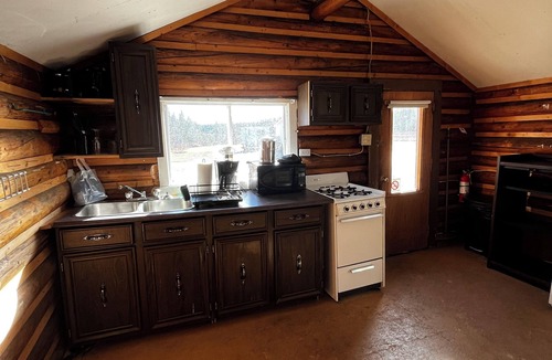 Northern Ontario Cabin | Buck Fever Services - Loding, Convenience +, Fluids, Wifi, Outdoors, Rental, etc