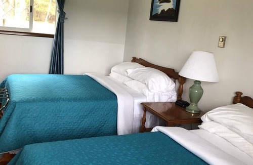 Rossport Hotel | Coach House Motel 20 km East Terrace Bay