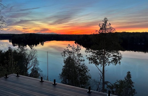 Unorganized Centre Parry Sound Cottage | Lakefront Sunset Oasis (sleeps 17)