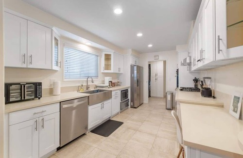 El Dorado House | CA4. Hot Tub, Mini Golf, Game Room & EV Charger