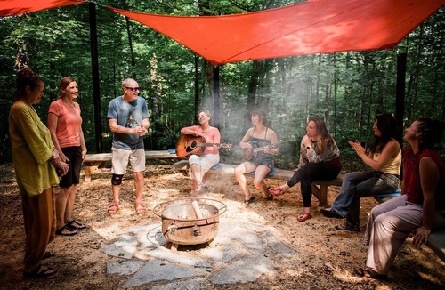 Nipissing Township House | Cabaña de lona rústica en un camping de lujo todo incluido en Ontario, Canadá