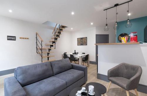 Pont-de-Vaux Apartment | Cabana & L'Ain, Lune & L'Eau