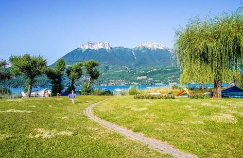 Duingt Apartment | Cabana & Les pieds dans l'eau