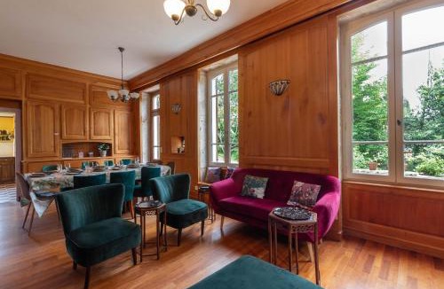 Vire House | Cabana & Maison des Vignes