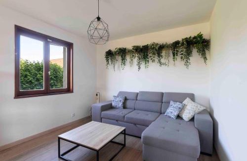 Pierre-de-Bresse House | Cabana & Pavillon Bressan - Garden, Parking