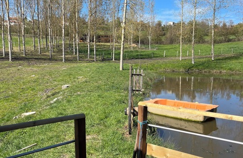 Saint-Pierre-Eynac Cabin | Cabane au Bord de L'eau