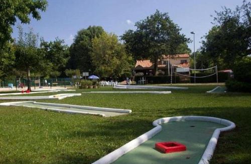 Saint-Astier Other | Cabane avec jacuzzi - 2 pers. - API-1-52-2215