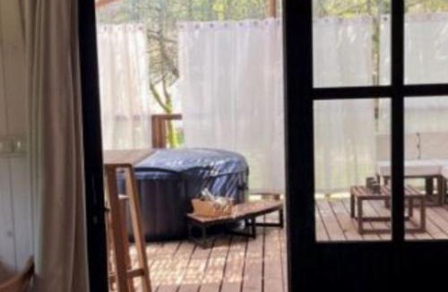 Saint-Astier Other | Cabane avec jacuzzi - 2 pers. - API-1-52-2215