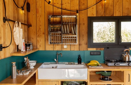 Saint-Leonard-des-Bois Ski Chalet | Cabane Bon Air 3 Bedrooms