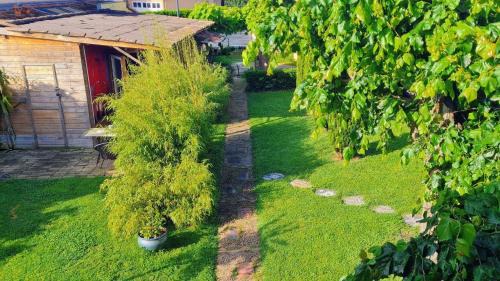 Casselardit Apartment | Cabane côté jardin