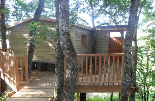 Montesquiou Ski Chalet | Cabane dans les arbres à la ferme