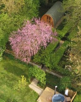 Asnieres sur Vegre Ski Chalet | Cabane en bois avec bain nordique