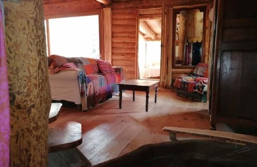 Malbosc Cabin | Cabane en Rondin de Bois Brut "isba" en Ardèche