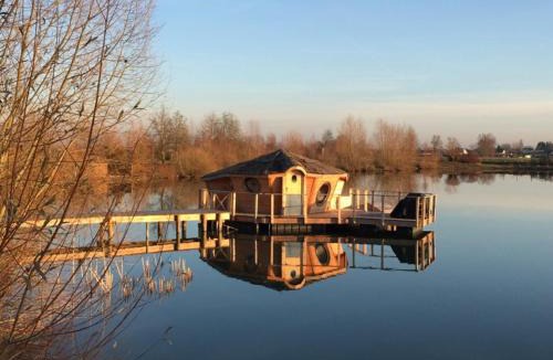 Varanges Ski Chalet | cabane flottante Millenium