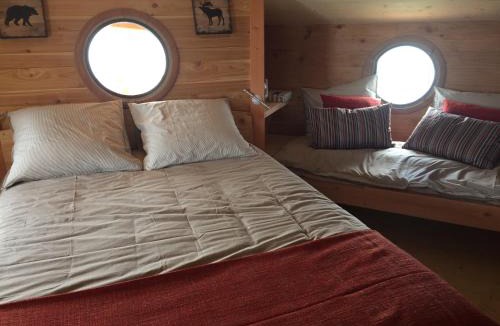 Varanges Ski Chalet | cabane flottante Millenium