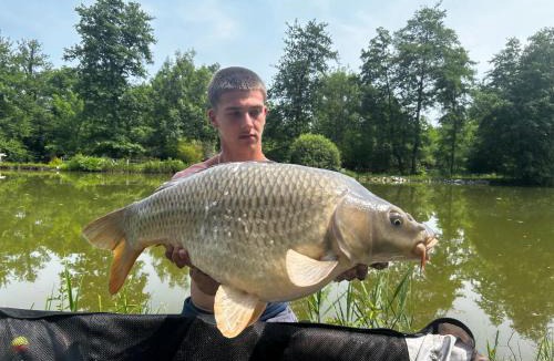 Saint-Victor-de-Morestel Other | Cabane insolite