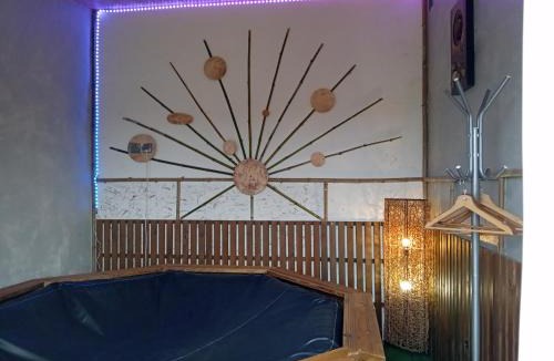 Montpouillan Other | Cabane insolite & Spa privatif