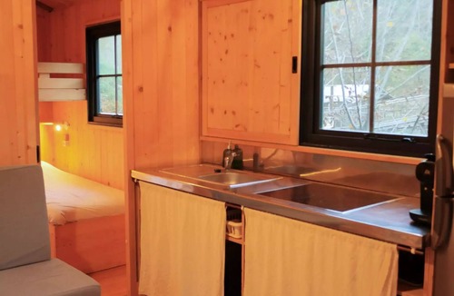 Saint-Amand-de-Coly Cabin | Cabane L'Encantada 5 people