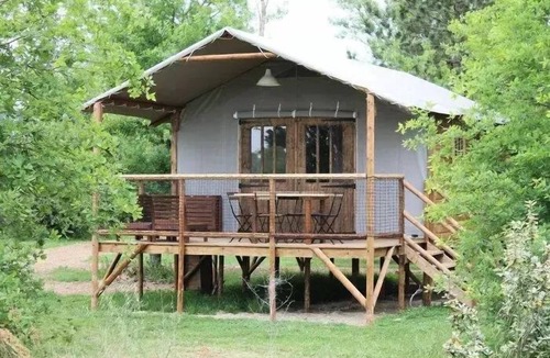 Le Temple-sur-Lot Cabin | Cabane Lodge (unusual 2017) sleeps 5