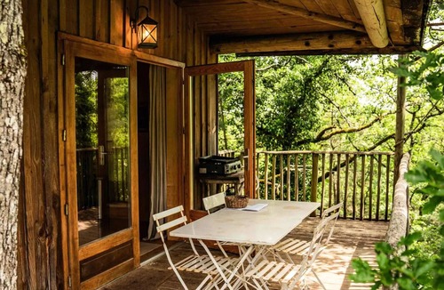 Saint-Amand-de-Coly Cabin | Cabane Lou arbrilhon 6 persons