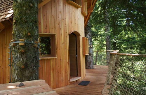 La Tour-dʼAuvergne Cabin | Cabane Meïzou Matà tree house