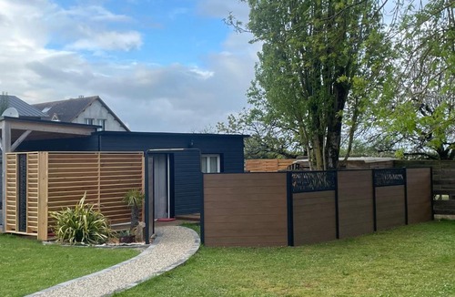 Saint-Julien-l'Ars Apartment | Cabane paisible à 15 min du futuroscope