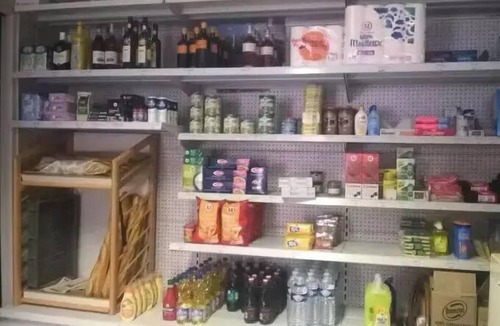 Saint-Michel-en-l'Herm Cabin | Cabane Pilotis 4 persons