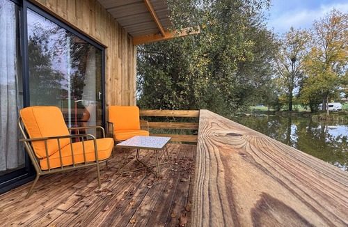 Saint-Simeon Cabin | Cabane sur l'eau