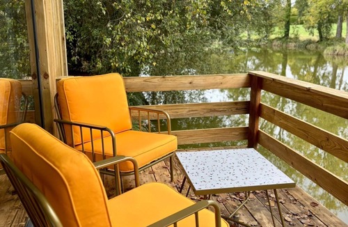 Saint-Simeon Cabin | Cabane sur l'eau