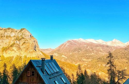 Villars-Colmars Ski Chalet | Cabanes du Puy Séjour insolite vue panoramique