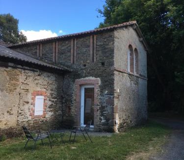 Saint-Macaire-en-Mauges Bed & Breakfast | Cabanes et Studios à la Bernardiere