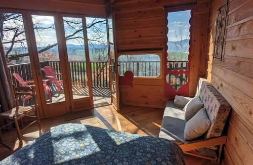 Saint-Victor-Rouzaud House | Cabanes Sainte Camelle