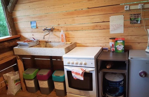 Saint-Victor-Rouzaud Cabin | Cabanes Sainte Camelle