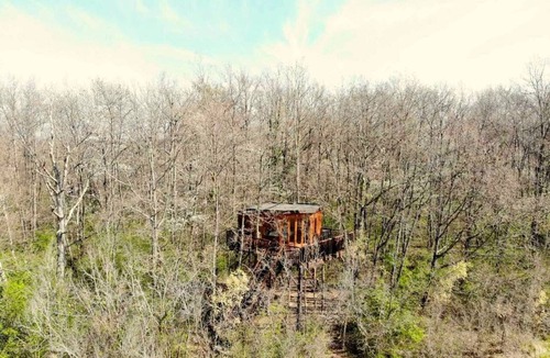 Saint-Victor-Rouzaud Cabin | Cabanes Sainte Camelle