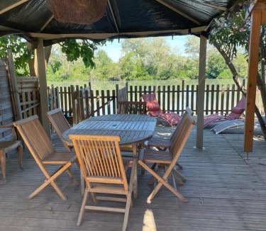 Saintes-Maries-de-la-Mer Ski Chalet | Cabanon au bord du petit Rhône