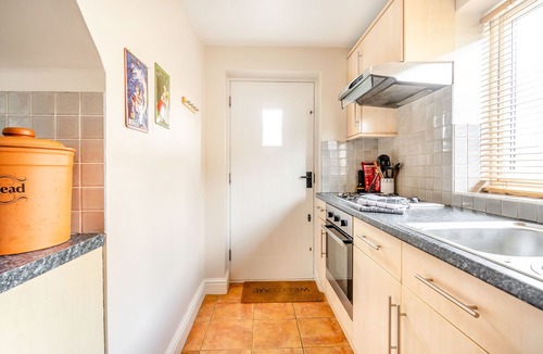 Wetherby Cottage | CABBAGE HALL COTTAGE, pet friendly, with a garden in Wetherby