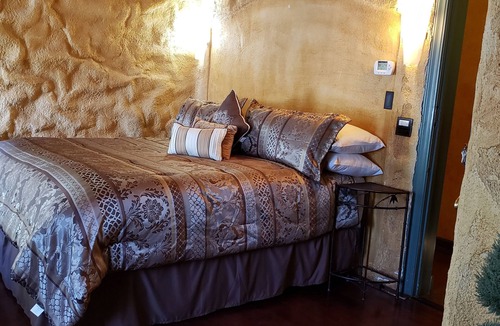 Napa Bed & Breakfast | Cabernet House, An Old World Inn