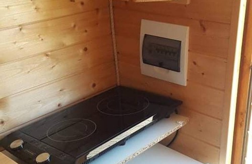 Cerans-Foulletourte House | Cabin with private jacuzzi and farm access