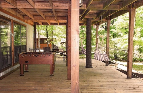 Vian Cabin | Cabin 1, AKA The Treehousen 1 bedroom and a loft. 2 bathrooms. nSleeps 5
