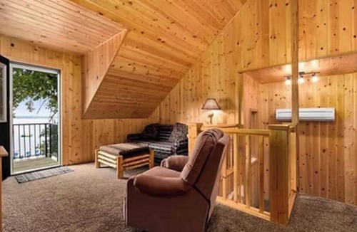Pine River Cabin | Cabin 1 at Heath's Resort