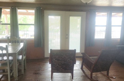 Longtown Cabin | Cabin #1 at Snug Harbor Cabins Lake Eufaula, OK