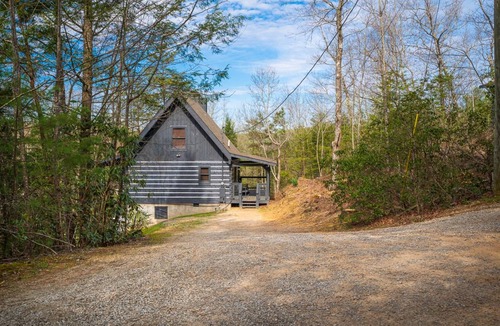 Pittman Center Cabin | Cabin ∙ 1 bedroom ∙ 4 guests
