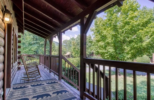 Pigeon Forge Cabin | Cabin ∙ 1 bedroom ∙ 4 guests