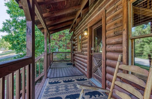Pigeon Forge Cabin | Cabin ∙ 1 bedroom ∙ 4 guests