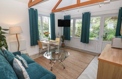 Praa Sands Cottage | Cabin ∙ 1 bedroom ∙ 2 guests