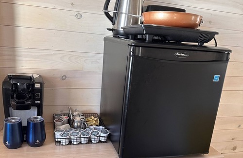 Onslow Cabin | Cabin 1 - Luxury Glamping , unique Tiny, Cozy, Romantic- w/hot tub on Property