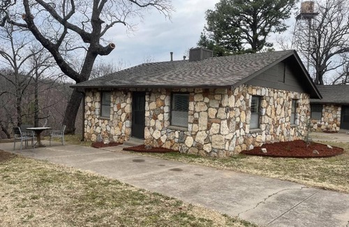 Dennis Cabin | Cabin 1 on beautiful Grand lake, great for fishing, swimming, and boating