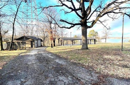 Dennis Cabin | Cabin 1 on beautiful Grand lake, great for fishing, swimming, and boating