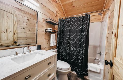 Hartwell Apartment | Cabin #1 Studio with Kitchenette